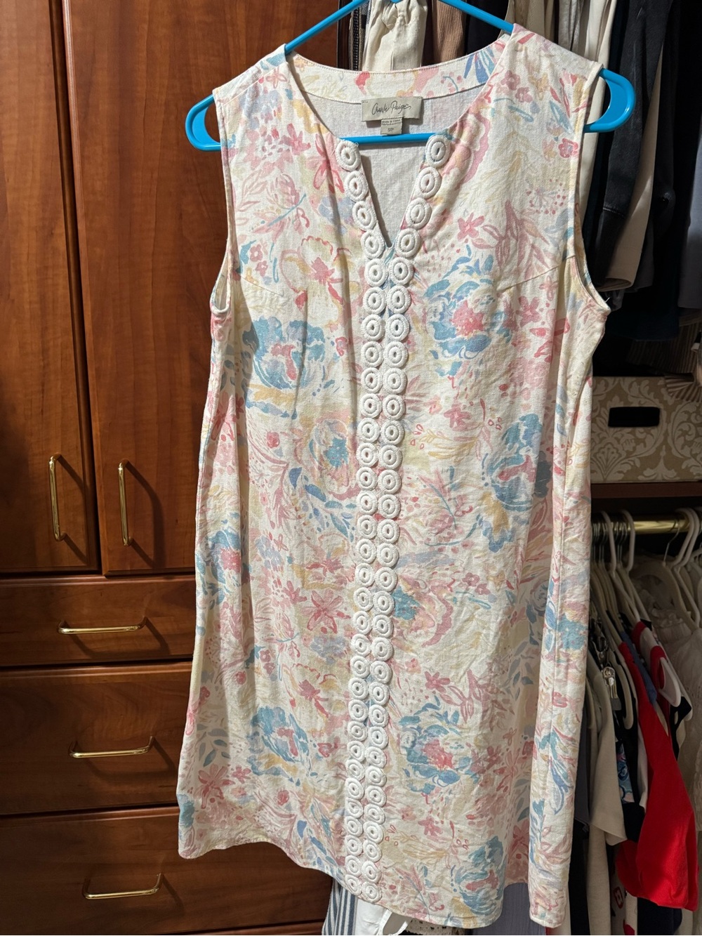 Charlie Paige Sleeveless Floral Tunic in Pastel Pink, Blue & Cream